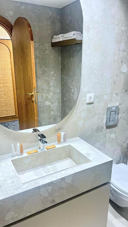 3. Các yếu tố ảnh hưởng đến cấu trúc của Pịa