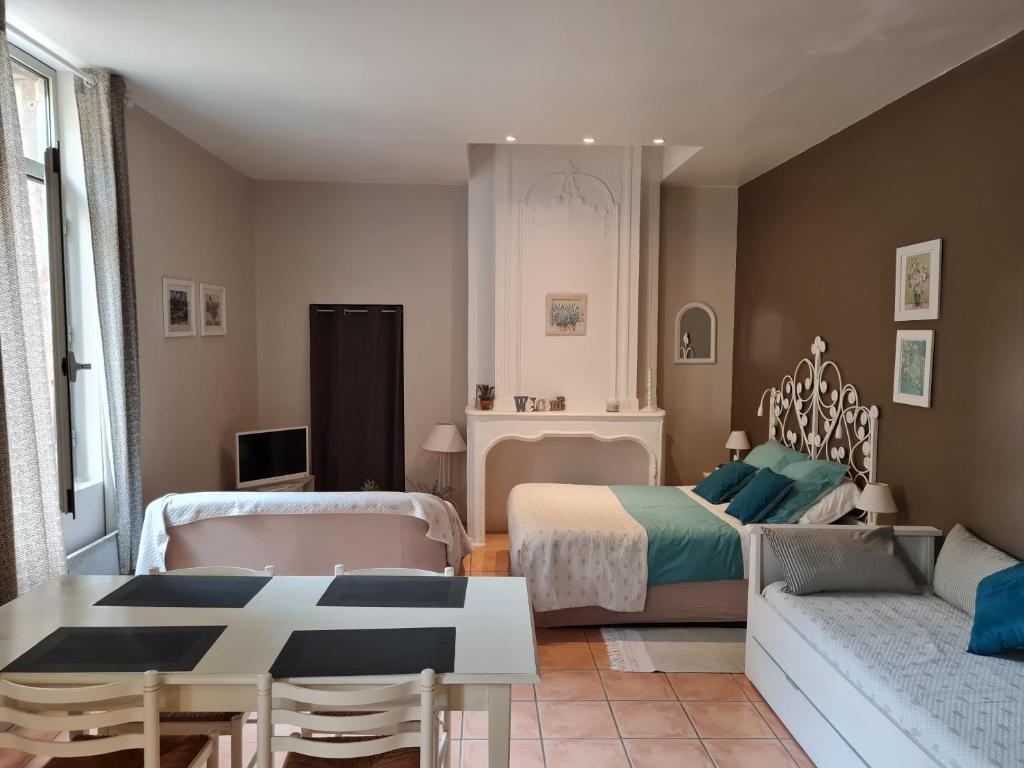LE PRIEURE - STUDIOS jusqu'à 4 personnes - Studio