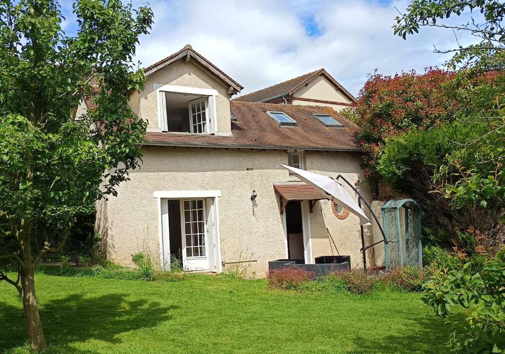 Photo de la galerie de l'établissement La petite maison, à Sainte-Gemme-Moronval