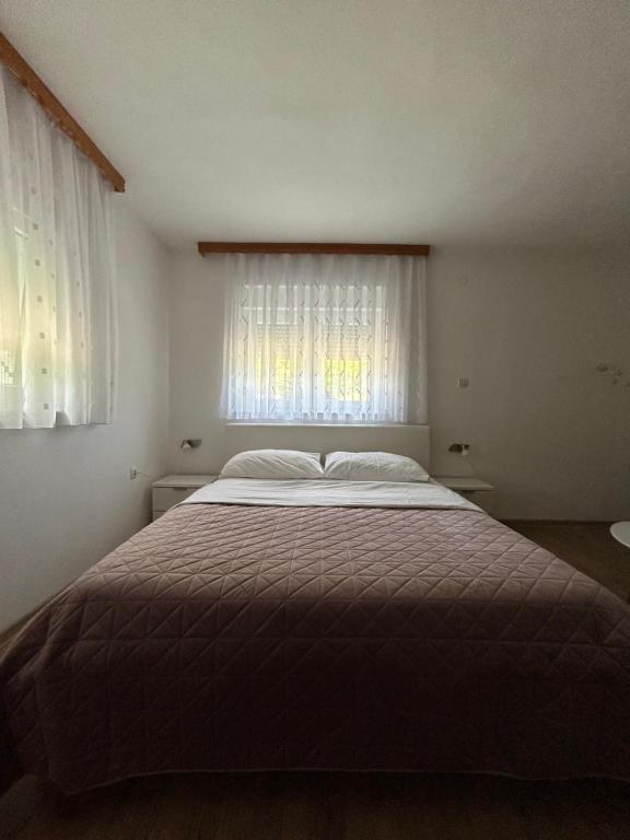 Apartments and Rooms Krizmanic - 17