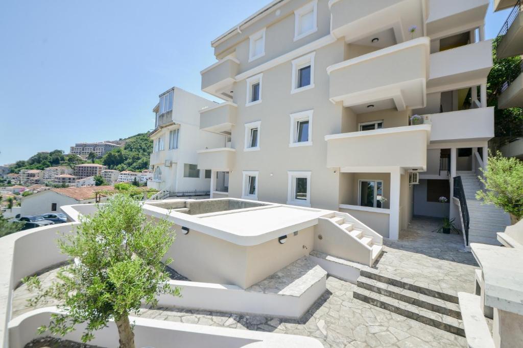 Harmonia Hills Apartments