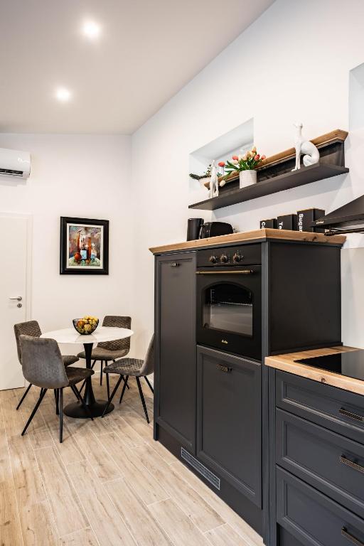Luxury City Center House