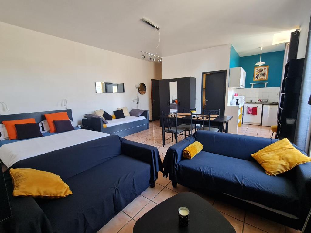 LE PRIEURE - STUDIOS jusqu'à 4 personnes - Studio