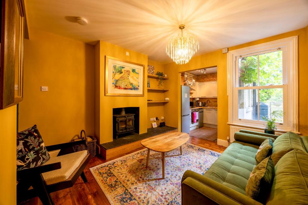 City Centre Luxury House - Garden Oasis, Kingsize beds - Casa Con 2 Camere Da Letto