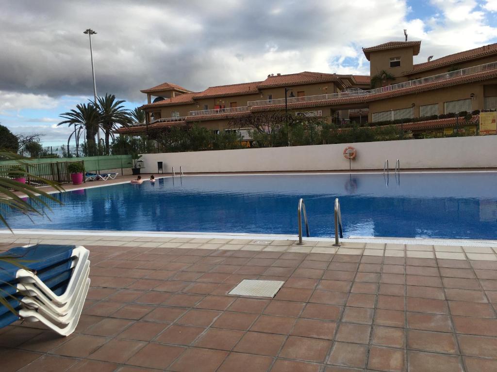 TORRES DEL SOL 14 Floor OCEAN'S BALCONY内部或周边的泳池