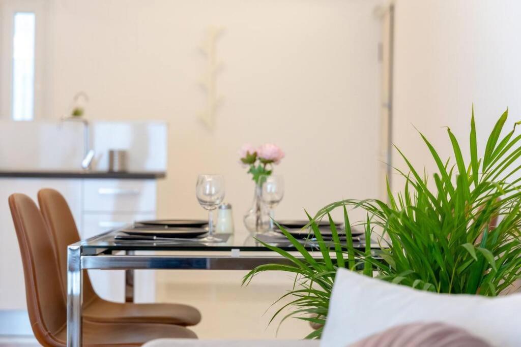 Kép Koukaki lux 2BD 1master ap next to Acropolis szállásáról Athénban a galériában