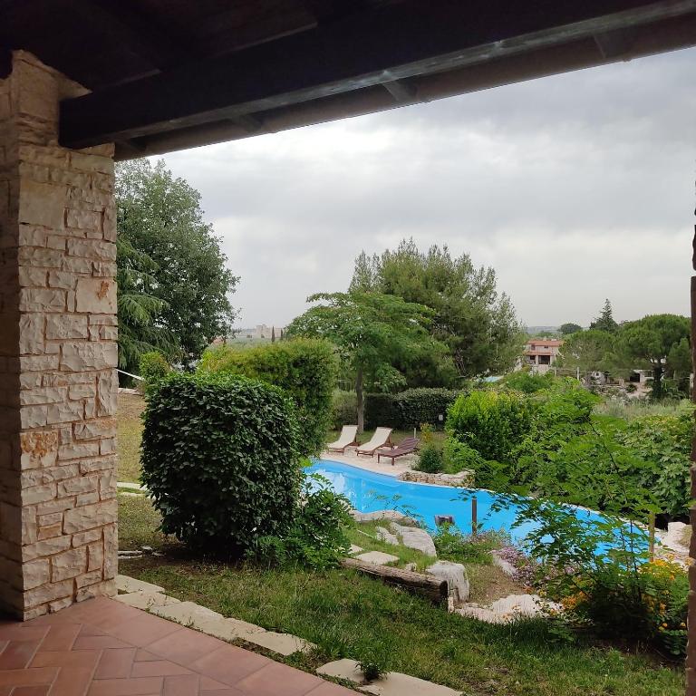 Bazén v ubytování Maglioferro Residence nebo v jeho okolí