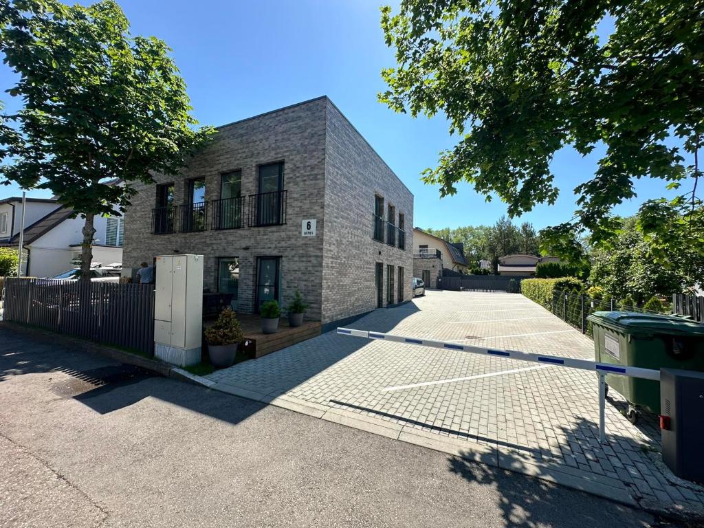 Το κτήριο όπου στεγάζεται  το διαμέρισμα