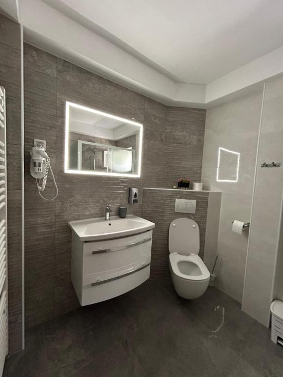 Apartments and Rooms Krizmanic - 5