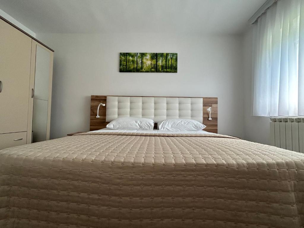 Apartments and Rooms Krizmanic - 2