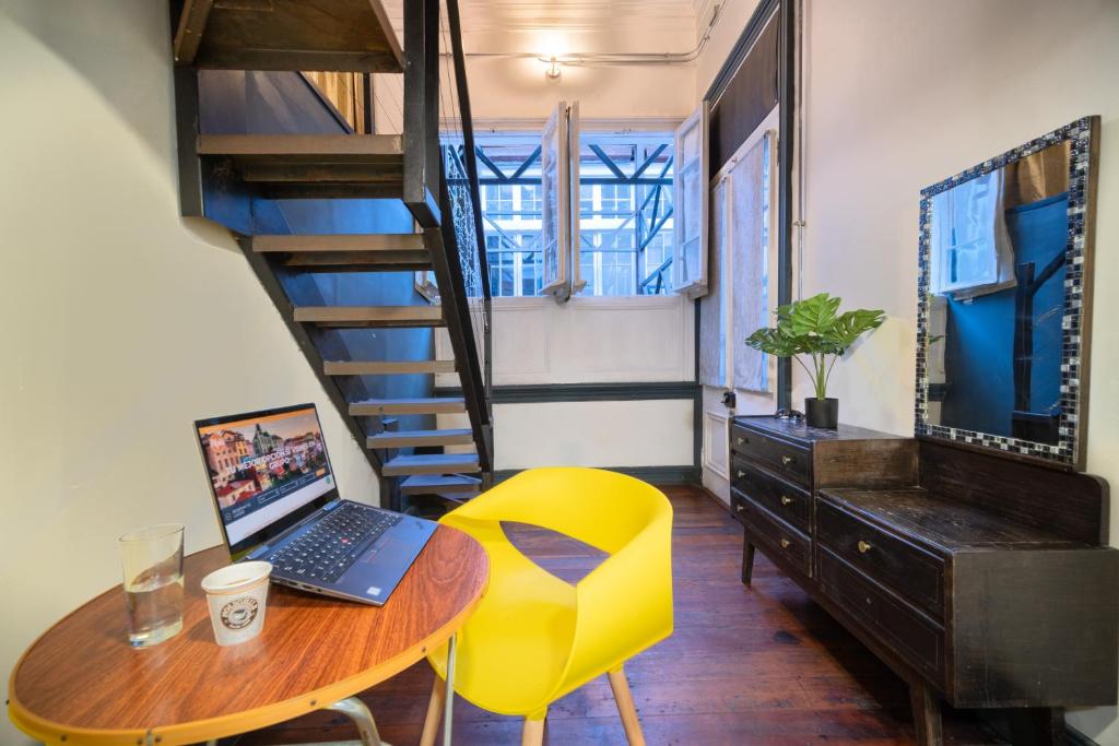 TV a/nebo společenská místnost v ubytování Maki Hostels & Suites Valparaiso