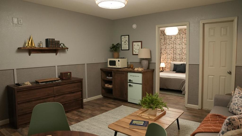 Kuchyň nebo kuchyňský kout v ubytování Avon Motel