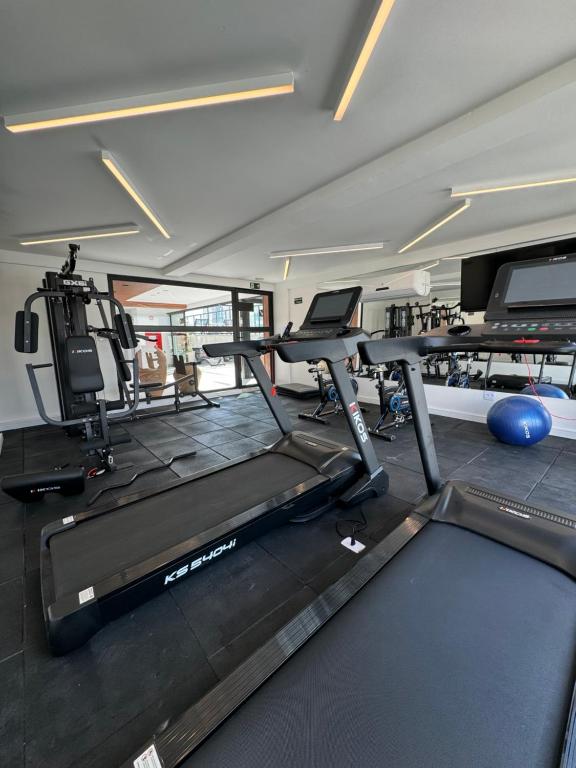 Fitness centrum a/nebo fitness zařízení v ubytování Studio aconchegante
