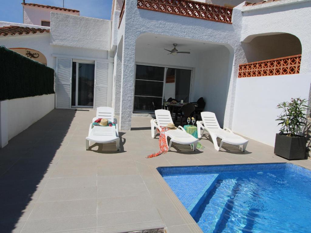 Bazén v ubytování Vacaciones perfectas cerca del mar: piscina privada, mascotas bienvenidas y playa para perros. - ES-184-21 nebo v jeho okolí