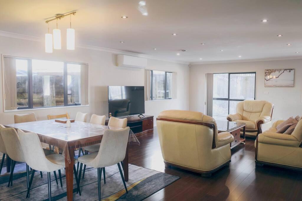 Hillsborough Spacious 3BR with Ensuite -12mins frm Airport - Resim 5