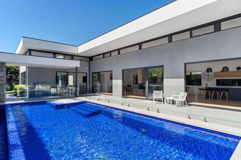 Imagine din galeria proprietății Pearse Retreat - Extraordinary Luxury Living în Blairgowrie