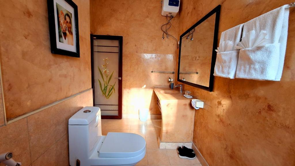 Koupelna v ubytování Rumaisa Hotel