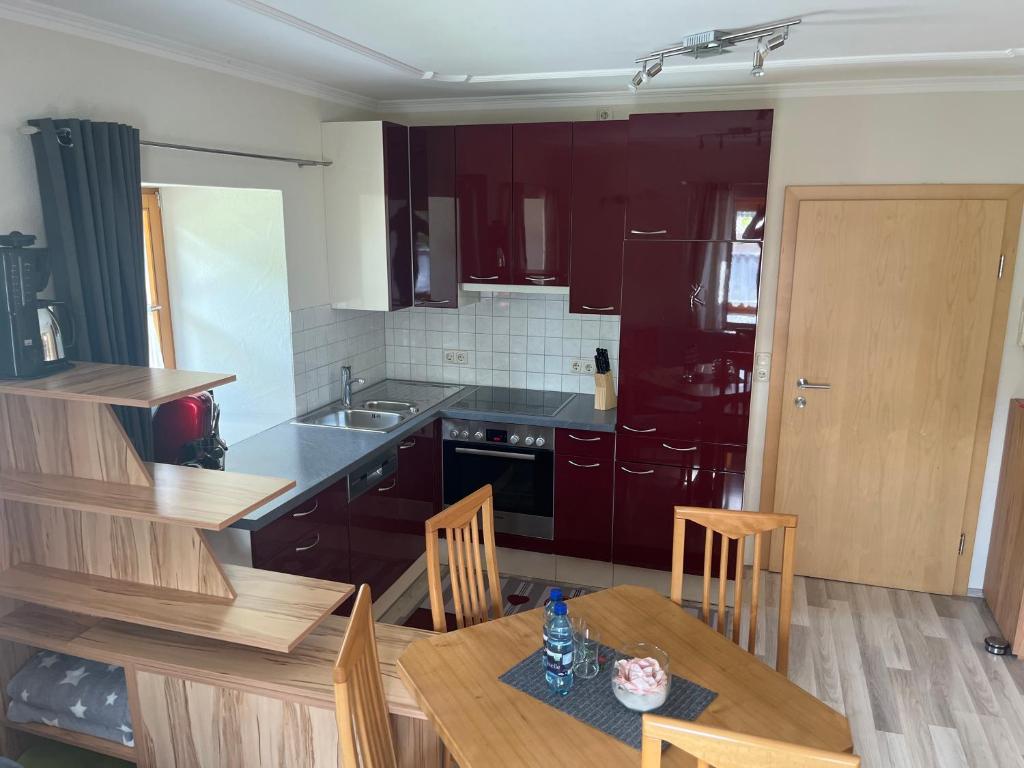 A kitchen or kitchenette at Landhaus Ganzer