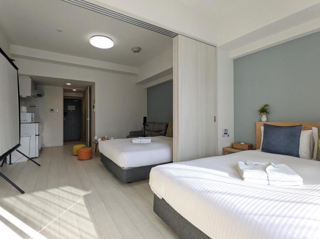 ESLEAD HOTEL Namba Daikokucho - Deluxe Double Room With Two Double Beds