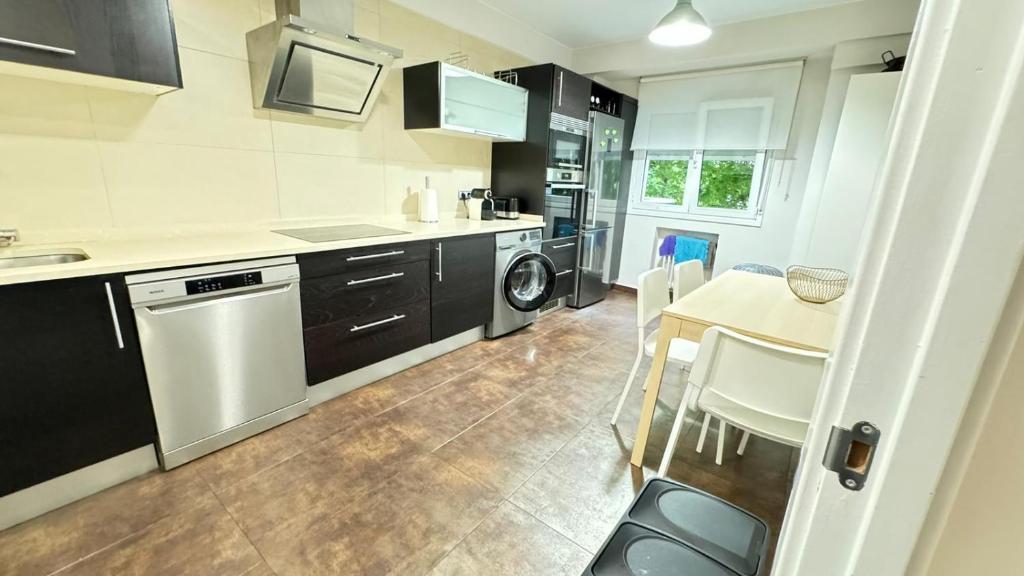Kuchyňa alebo kuchynka v ubytovaní Apartamento Anoeta