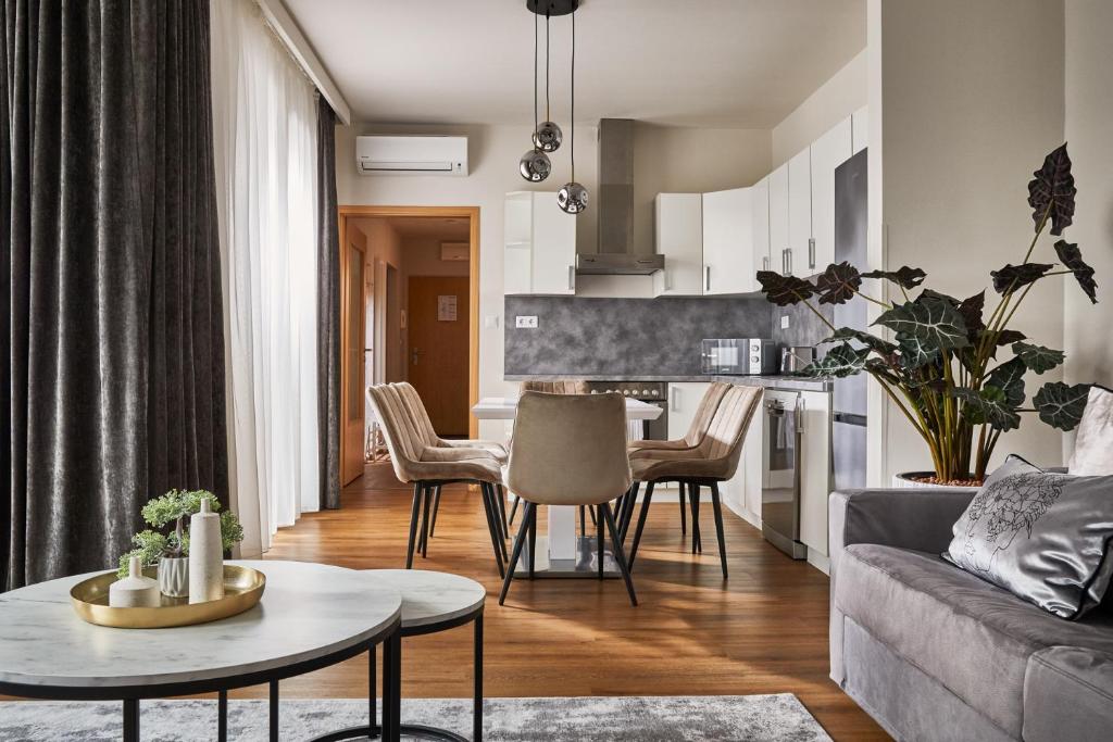 7Seasons Apartments Budapest - Deluxe Two-Bedroom With 2 Bath