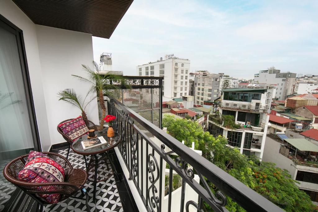 Suite Hạng Hoàng Gia Có Ban Công