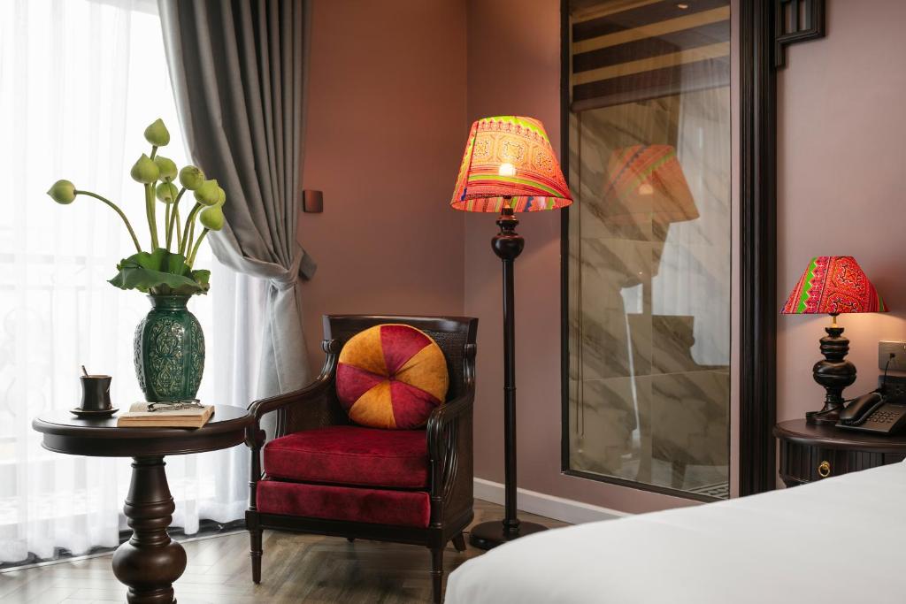 Suite Hạng Hoàng Gia Có Ban Công
