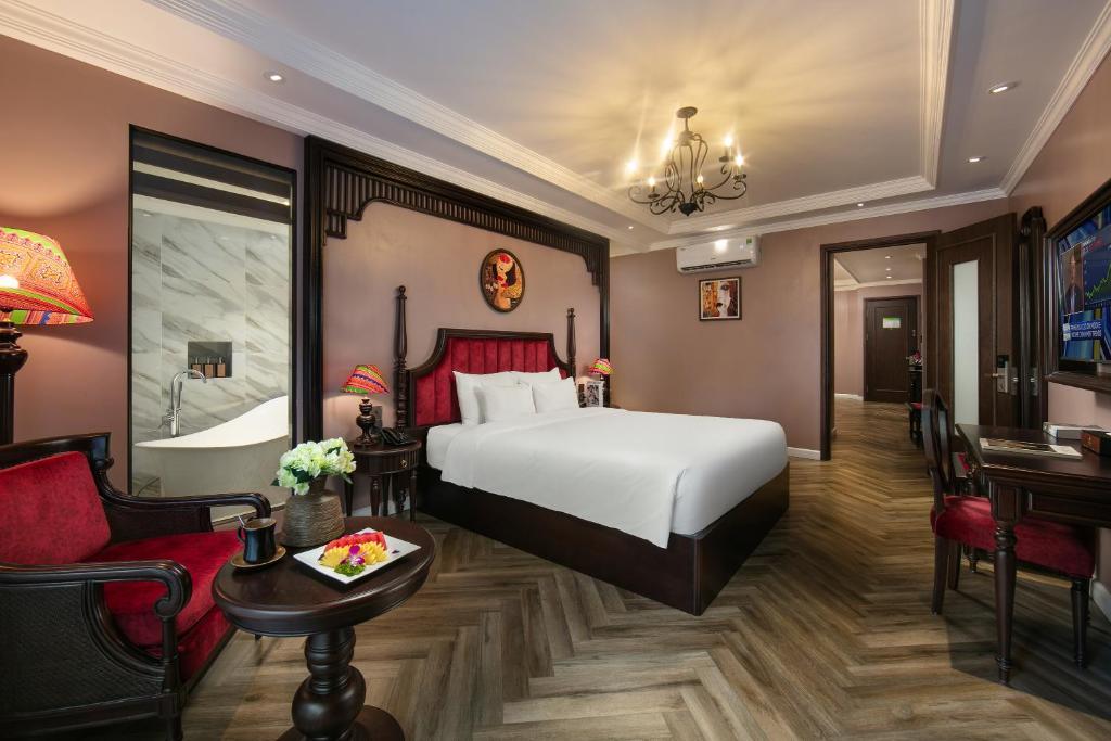 Suite Hạng Hoàng Gia Có Ban Công
