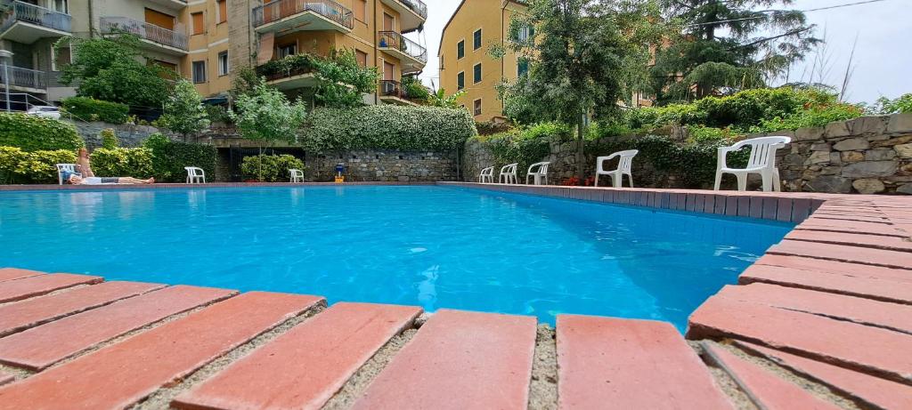 Swimmingpoolen hos eller tæt på Camogli Casa Conchiglia