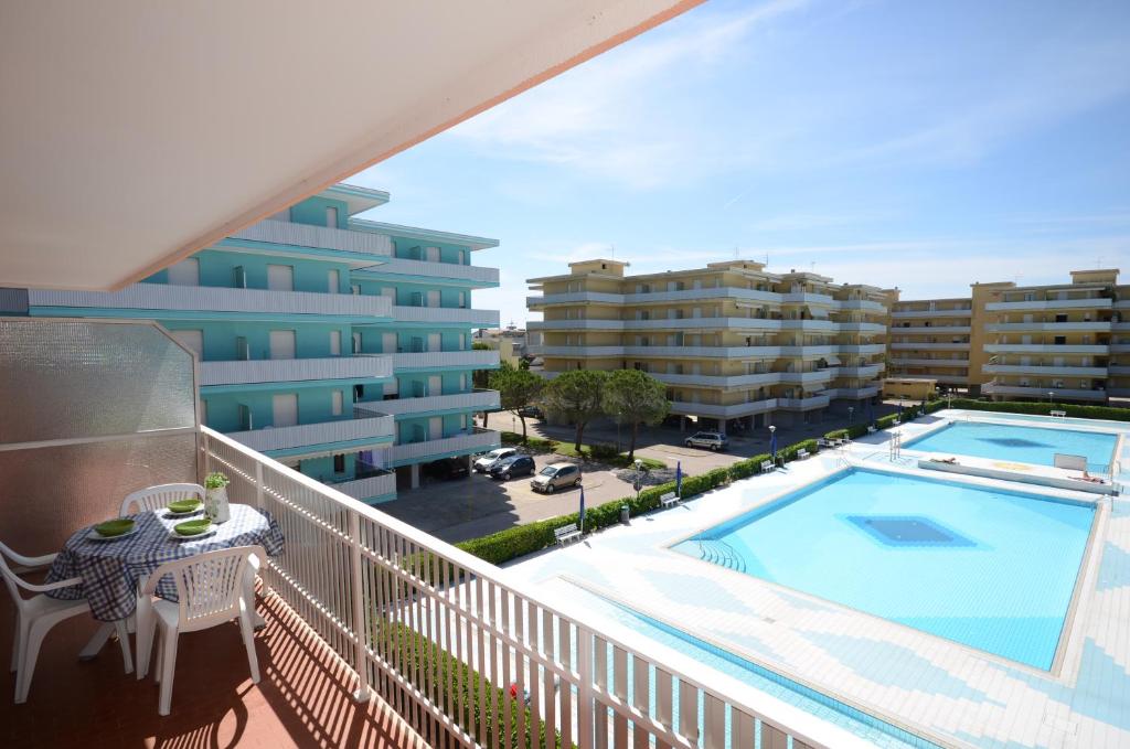 The swimming pool at or close to Residence Valbella