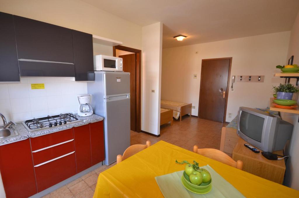 A kitchen or kitchenette at Residence Valbella