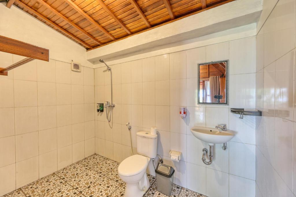 Sebuluh Sunset Hill - 14