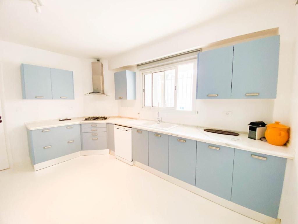 Kuchyň nebo kuchyňský kout v ubytování Villa Punique: Villa exceptionnelle avec vue mer