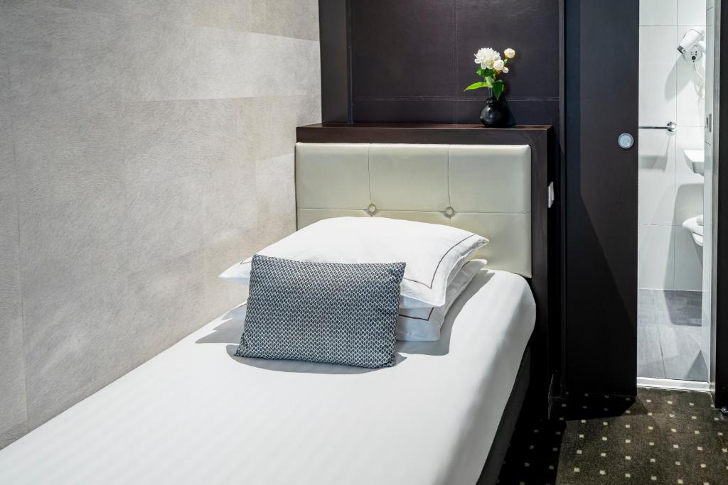 Hotel de la Paix Tour Eiffel - Single Room