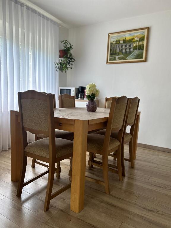 Apartments and Rooms Krizmanic - 9