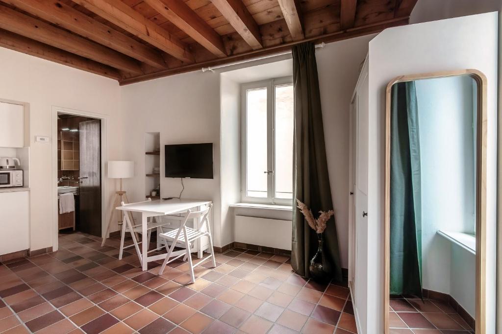 Pardo Apartments by Quokka 360 - Locarno old town - Resim 22