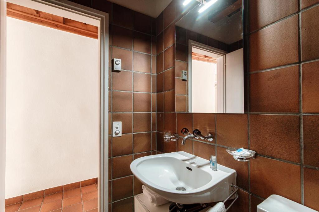 Pardo Apartments by Quokka 360 - Locarno old town - Resim 37