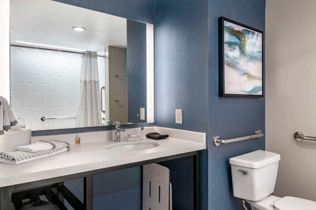 Cambria Hotel Orlando Airport photo