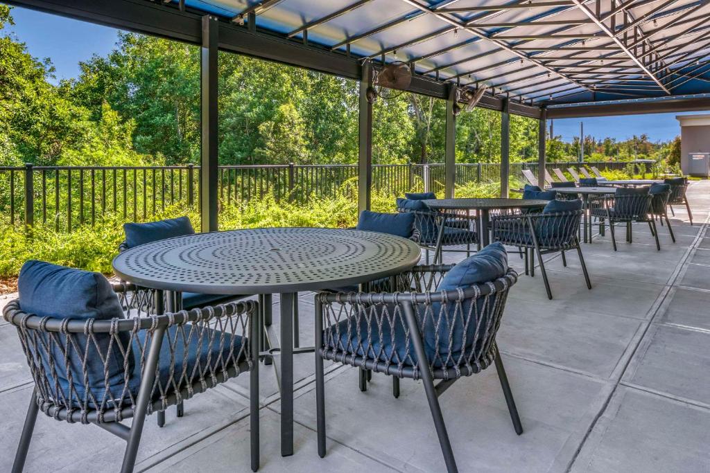 Cambria Hotel Orlando Airport photo