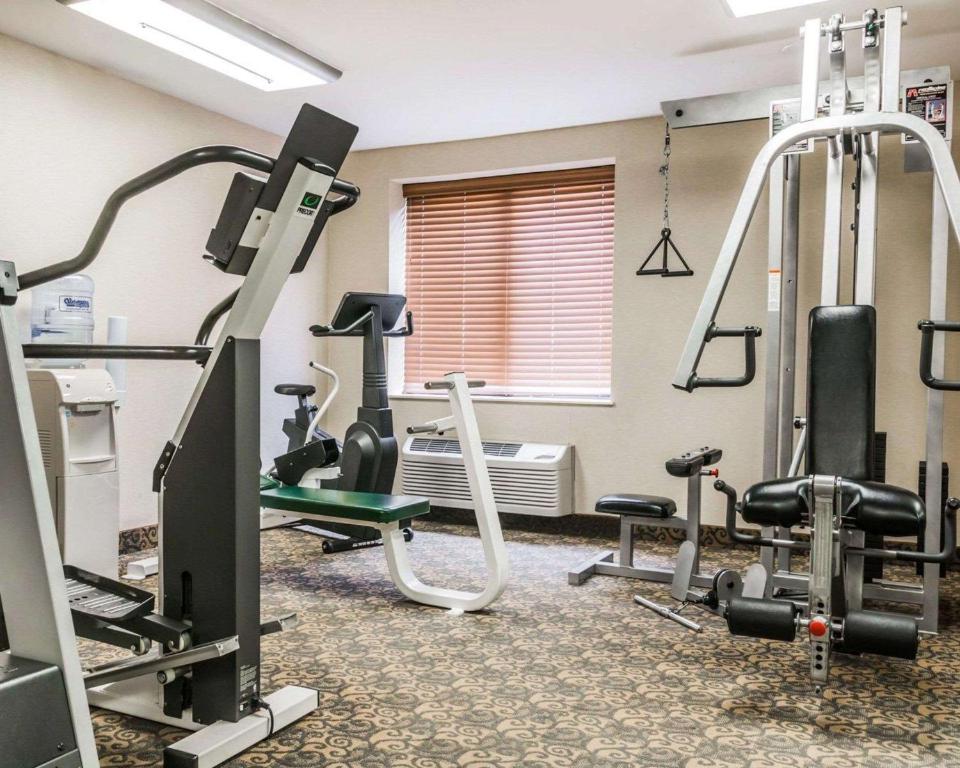 Fitness centrum a/nebo fitness zařízení v ubytování Comfort Inn