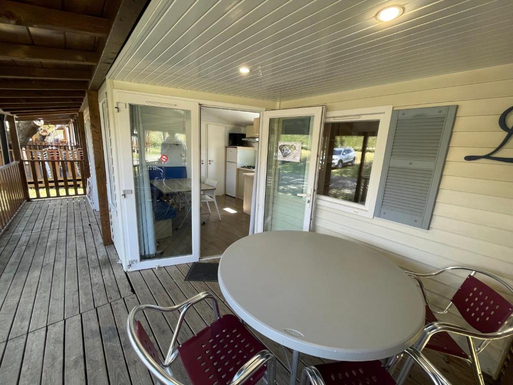 Camping Ariztigain - Two-Bedroom Bungalow
