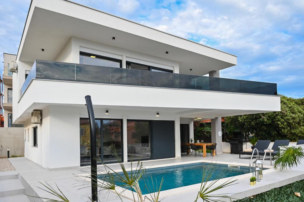 Bazén v ubytování Villa Petra with Private pool nebo v jeho okolí