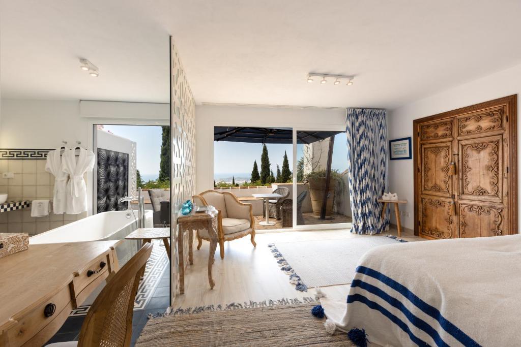 
King Room with Sea View
