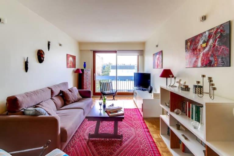 GuestReady-Spacious apartment near Exhibition Park - Hizvo