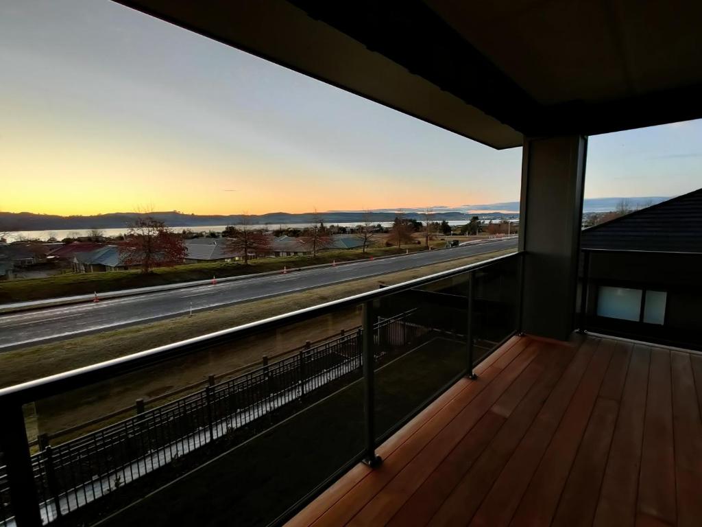 Better than Home - NEW Lake View - Resim 40