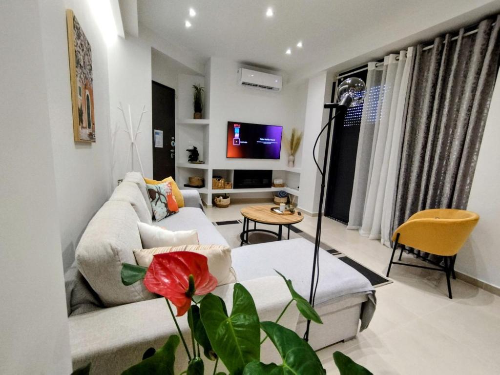 Floral Home 1 - ground floor apt, private parking!