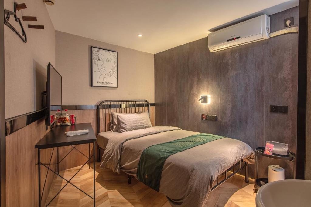 1Forest Hostel Shanghai Hongkou - Housity