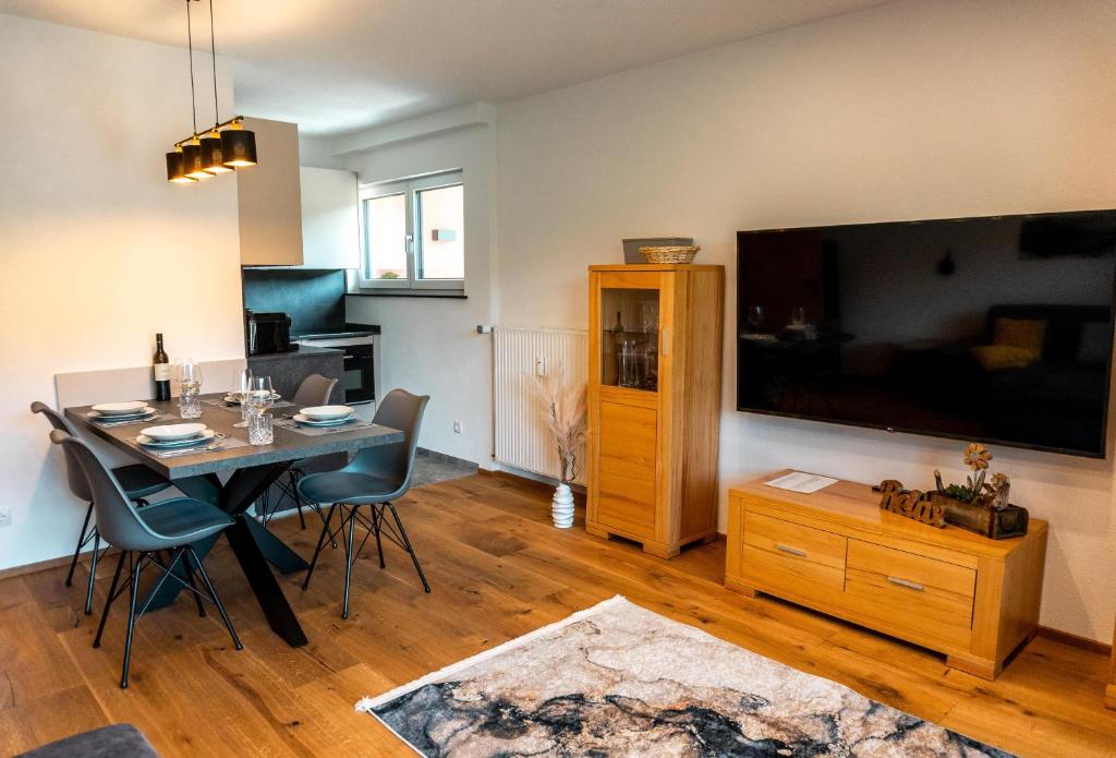 TV a/nebo společenská místnost v ubytování Ferienwohnung Gföller