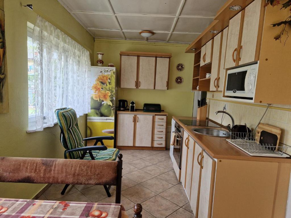 Kuchyňa alebo kuchynka v ubytovaní Domek na wsi