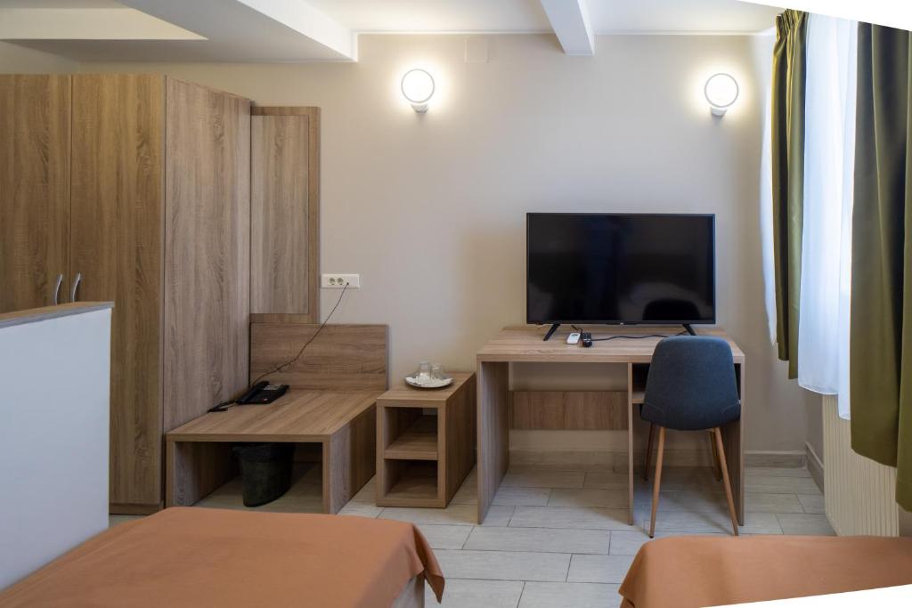 City Hotel Bucharest - Resim 18